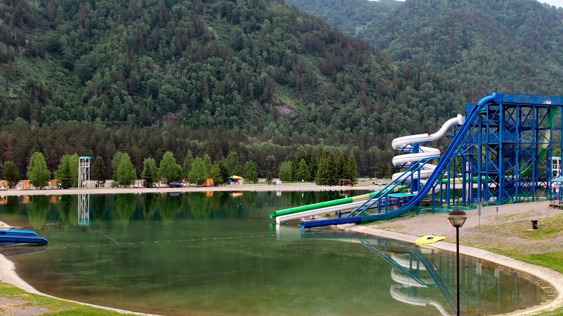 бухта веселого роджера горный алтай. усадьба золотая бухта телецкое озеро. база веселый роджер горный алтай. бухта веселого роджера горный алтай. бухта алтай.