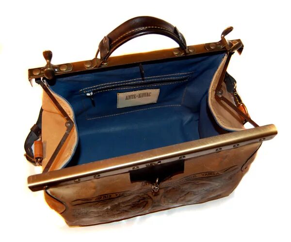 Саквояж ra bock fine leather doctor bag. Няня особого назначения саквояж. Саквояж труссарди кожаный. Сумка саквояж toto group. Кожаный саквояж tergan.