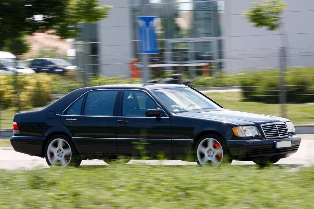 Мерседес s600 v12. Mercedes w140 s600. Mercedes 600 w140. Мерседес с600 w140. 140 Мерседес s600.