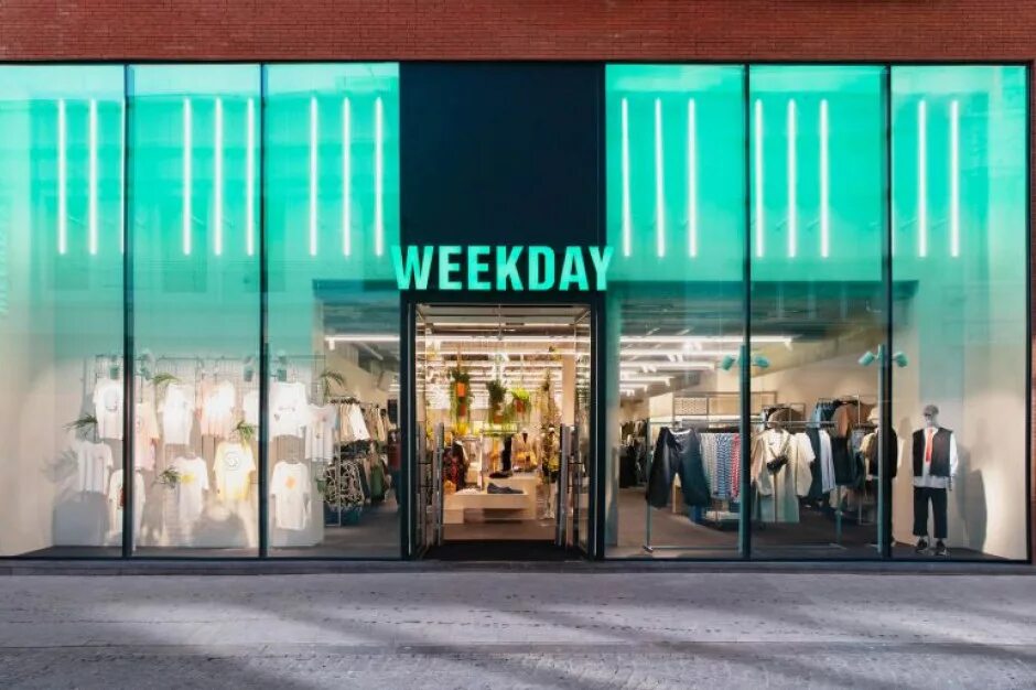 Weekday одежда. Weekday магазин. Бренд Weekday. Weekday магазины в Москве. H&M фасад.