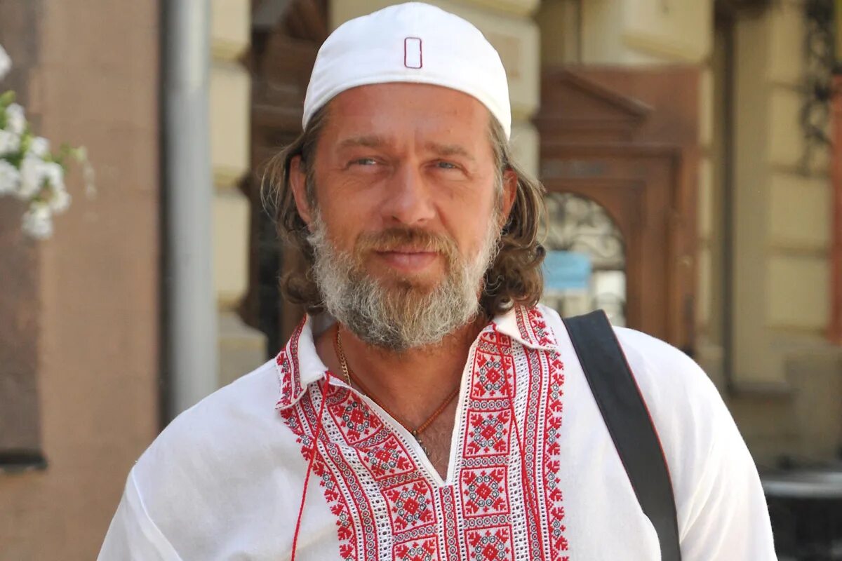 Ресторан корчма тарас бульба. Корчма тарас бульба владелец. Корчма тарас бульба форма. Юрий белойван жена. Корчма тарас бульба владелец.