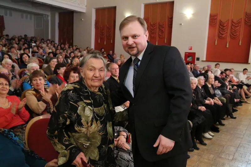 Дк маяк сайт. Дворец культуры Маяк Озерск. ДК Маяк Озерск зал. ДК Маяк Озерск Челябинская область. ДК Маяк Озерск план зала.