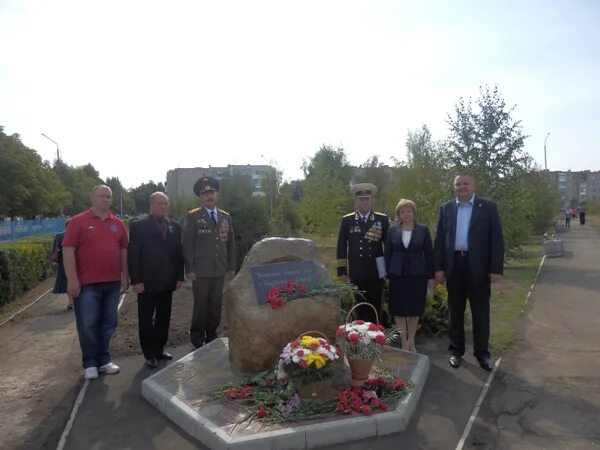 Погода п степное советского района саратовской. Памятник защитникам Отечества Степное. Памятники Степное советского района Саратовской области. Памятник участникам локальных войн и военных конфликтов. Памятник ветеранам Советский район Степное Саратовская.