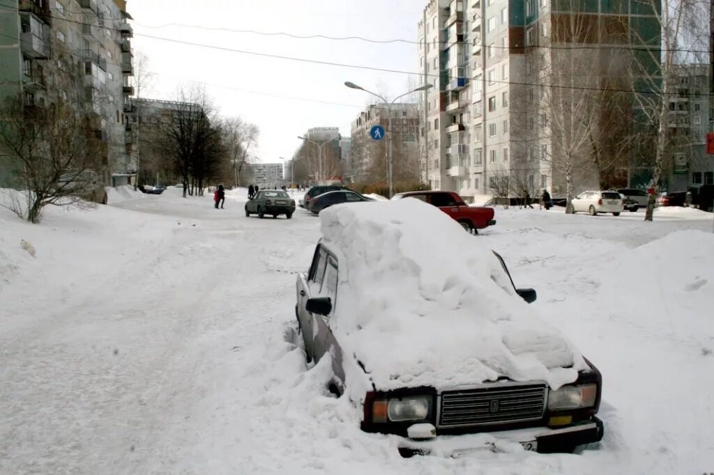 Новокузнецк зимой. Зим Новокузнецк. Жигуленки в снегу. Фотографии Новокузнецка зимой. Купить в новокузнецке сегодня