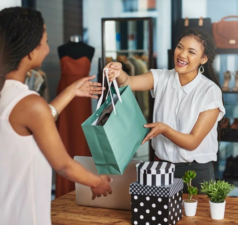 Шоппинг. Шоппер профессия. Shop Assistant картинка. Счастливый продавец.