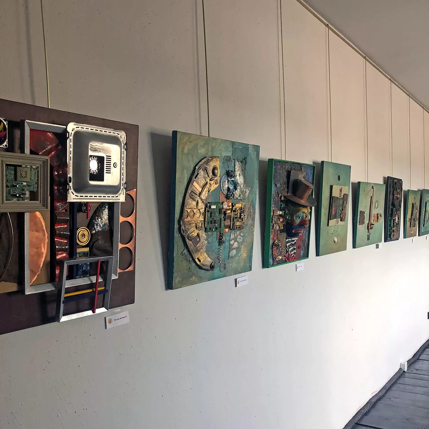 рисование огнём стивен спазук. вольфганг паален фюмаж. карташкин искусство фокусов. музей мусора серпухов. портрет из одежды.