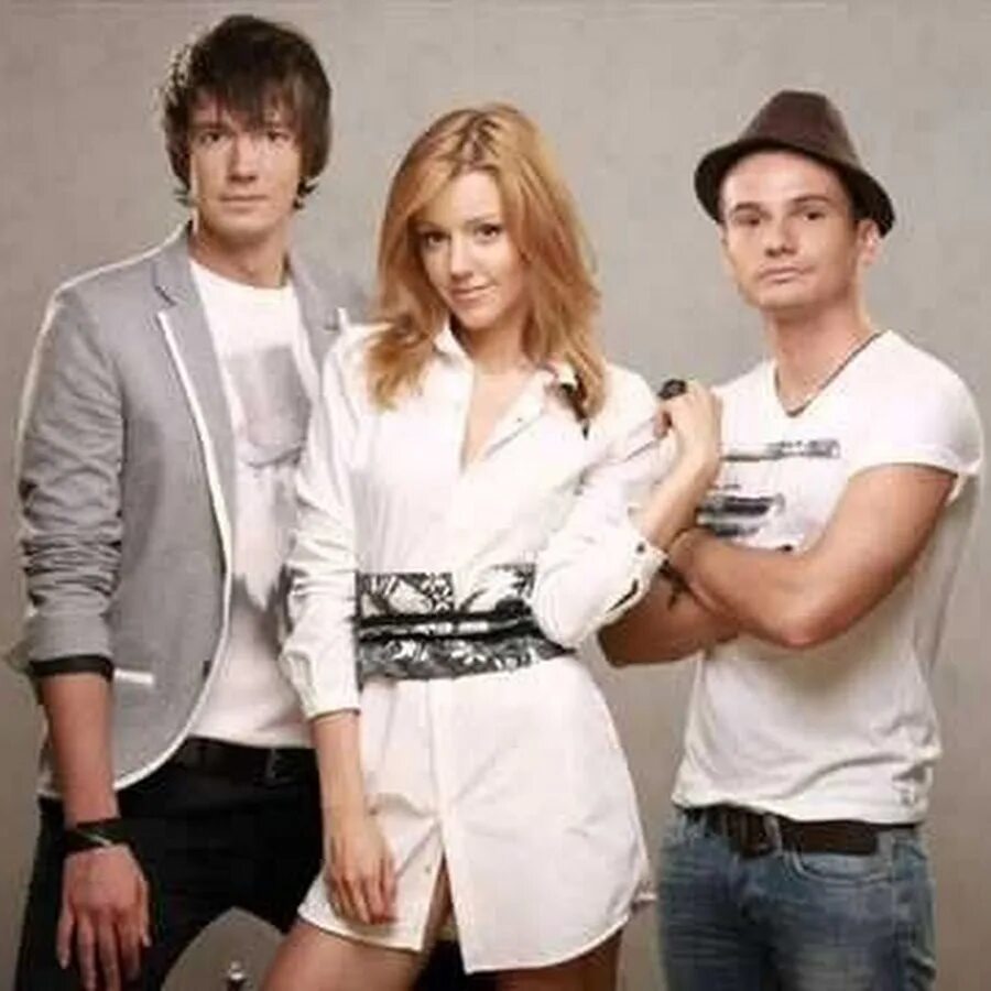 Зачем ей все шелка цветные. Зачем мне все шелка цветные. 5sta family. Песня почему текст песни. Зачем ей все шелка цветные облака песня.