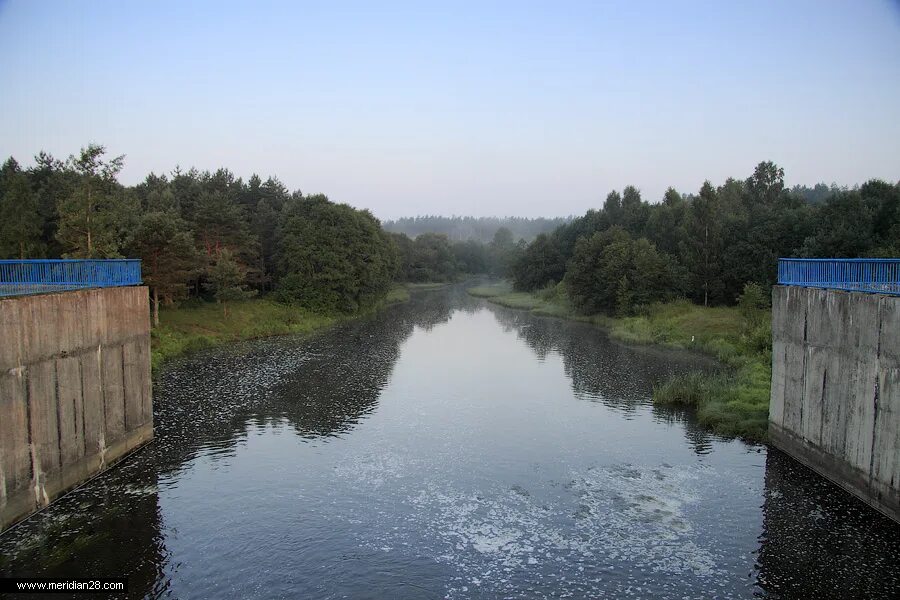 Вилейско-Минская водная система. Пляж в Радошковичах. Вилейский канал Радошковичи фото. Вилейский канал Радошковичи характеристики водной преграды.