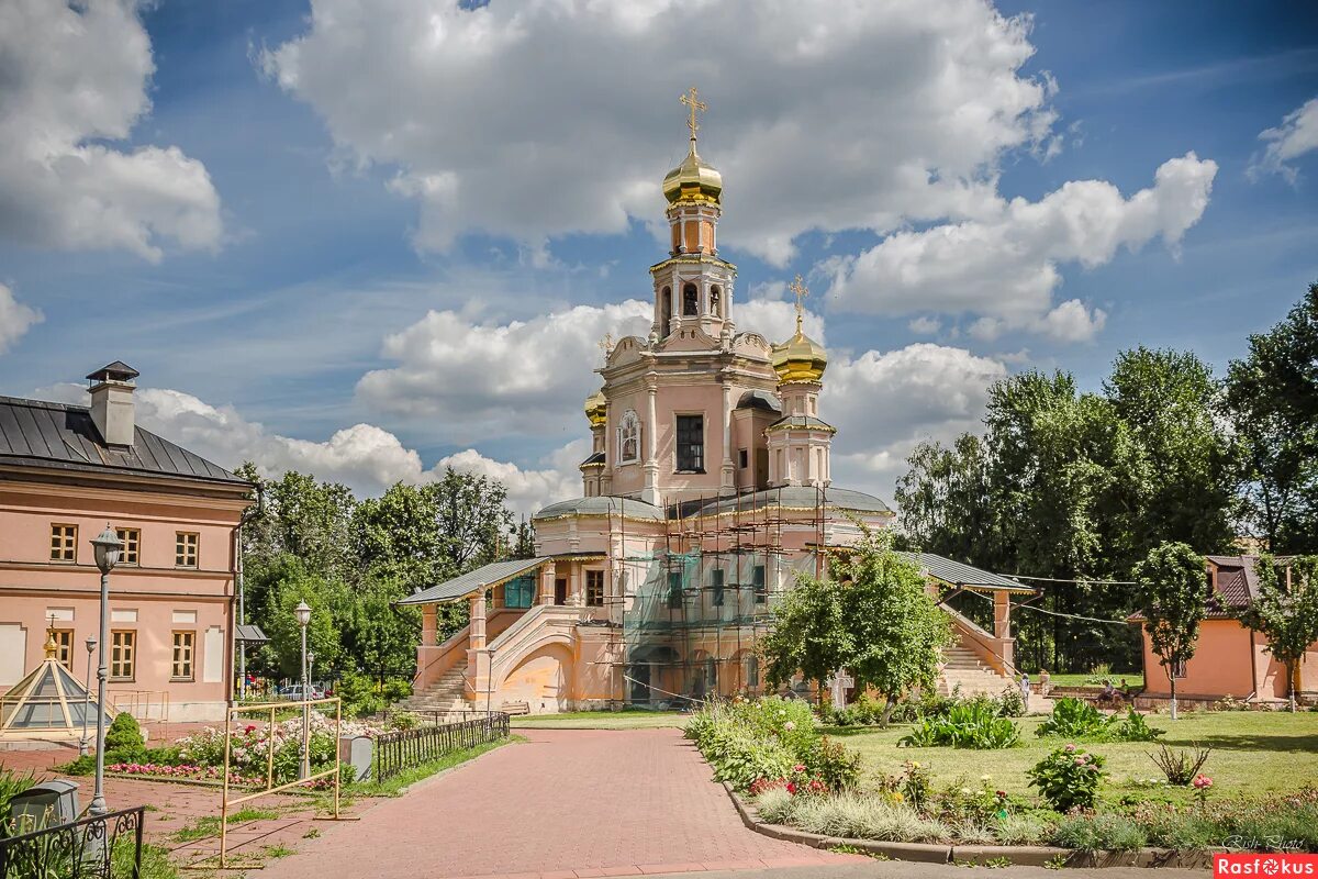 Бориса и глеба в зюзино. Храм Бориса и Глеба в Зюзино. Храм святых благоверных князей Бориса и Глеба в Зюзине, Москва. Церковь св Бориса и Глеба в Зюзине 1688 г. Церковь Бориса и Глеба в Зюзино Москва 1688-1704.