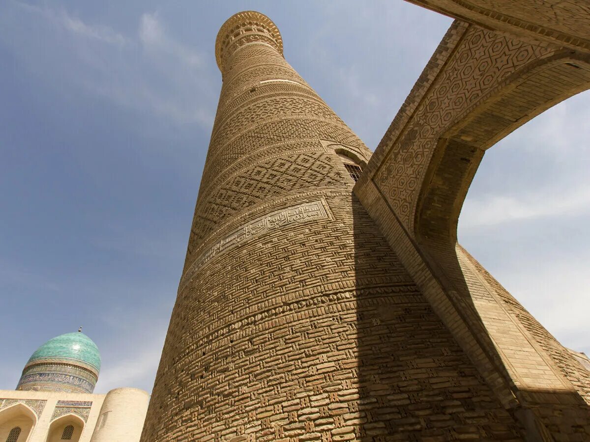 Хива минарет. Чор минор бухара. 4 минарета. Древняя бухара минарет калян. Бухара архитектура.