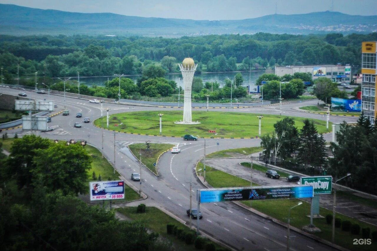 Байтерек Усть-Каменогорск. Казахстан город Усть-Каменогорск. Байтерек в Усть Каменогорске. Монумент Байтерек Усть-Каменогорск. Усть каменогорск казахстан курс