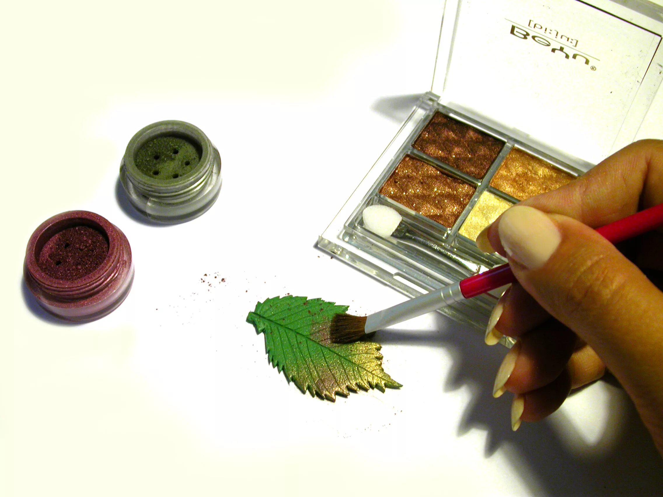 Матовый лак для полимерной глины. Чем покрасить полимерную глину. Акриловые краски для полимерной глины. Бижутерия из керамики. Полимерная глина лаком покрыть.