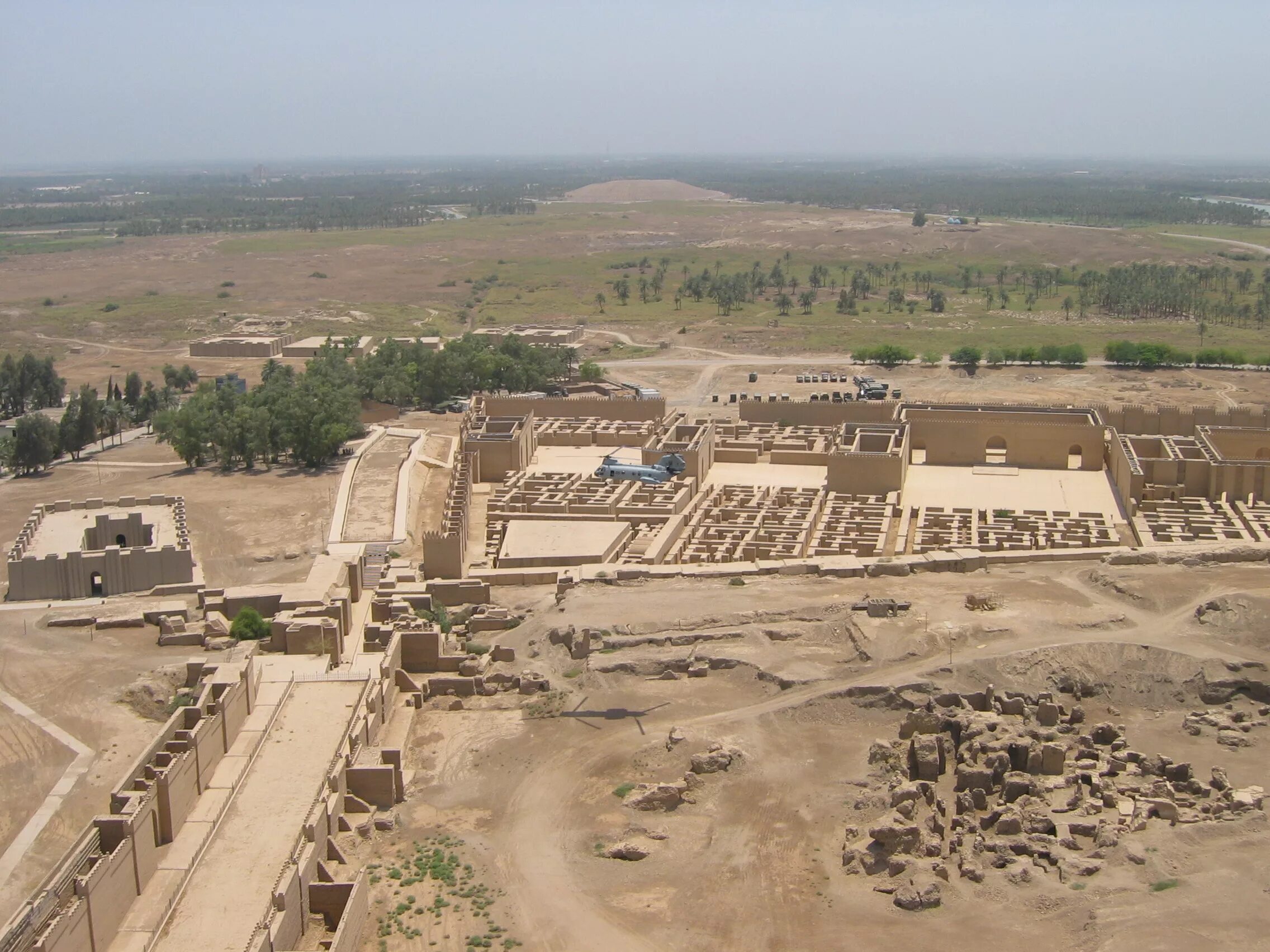 Вавилон город в ираке. Ворота иштар руины. Бабилон город в ираке. Ирак древний город вавилон. Вавилон город в ираке.