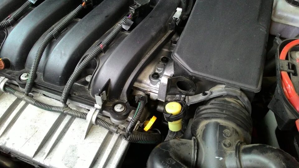Рено дастер прокладка клапанной крышки. Крышка гбц renault duster 20. головка рено дастер 2.0. крышка гбц рено дастер 2.0. клапанная 2 duster.