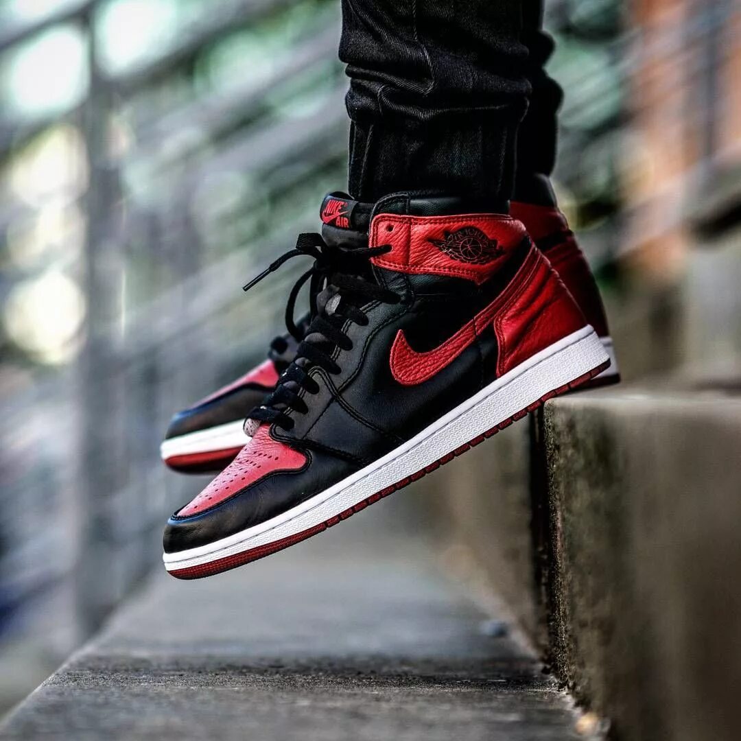 Джорданы 1 черные. Nike Jordan 1. Nike Air Jordan 1 High. Nike Air Jordan 1 Retro High. Найк Air Jordan 1.