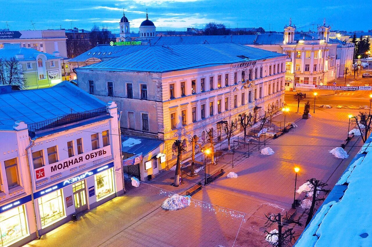 Трехсвятская 25. Трёхсвятская улица в Твери. Тверь центр города. Город Тверь Трехсвятская улица. Тверь пешеходная улица Трехсвятская.