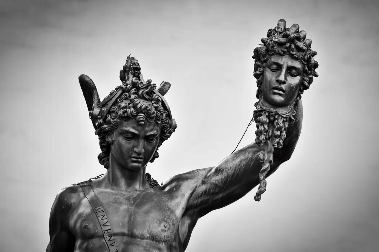 Статуя Персея. Персей Челлини. Скульптура Perseus with the head of Medusa. Античная скульптура Персей. Античный скульптор 5