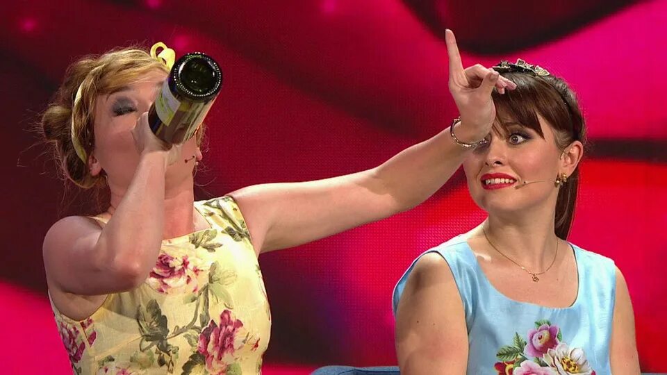 Варнава камеди клаб. Comedy woman бутик на диване. Камеди вумен клуб домохозяек с варнавой. Камеди вумен клуб домохозяек. Камеди вумен клуб домохозяек с варнавой.