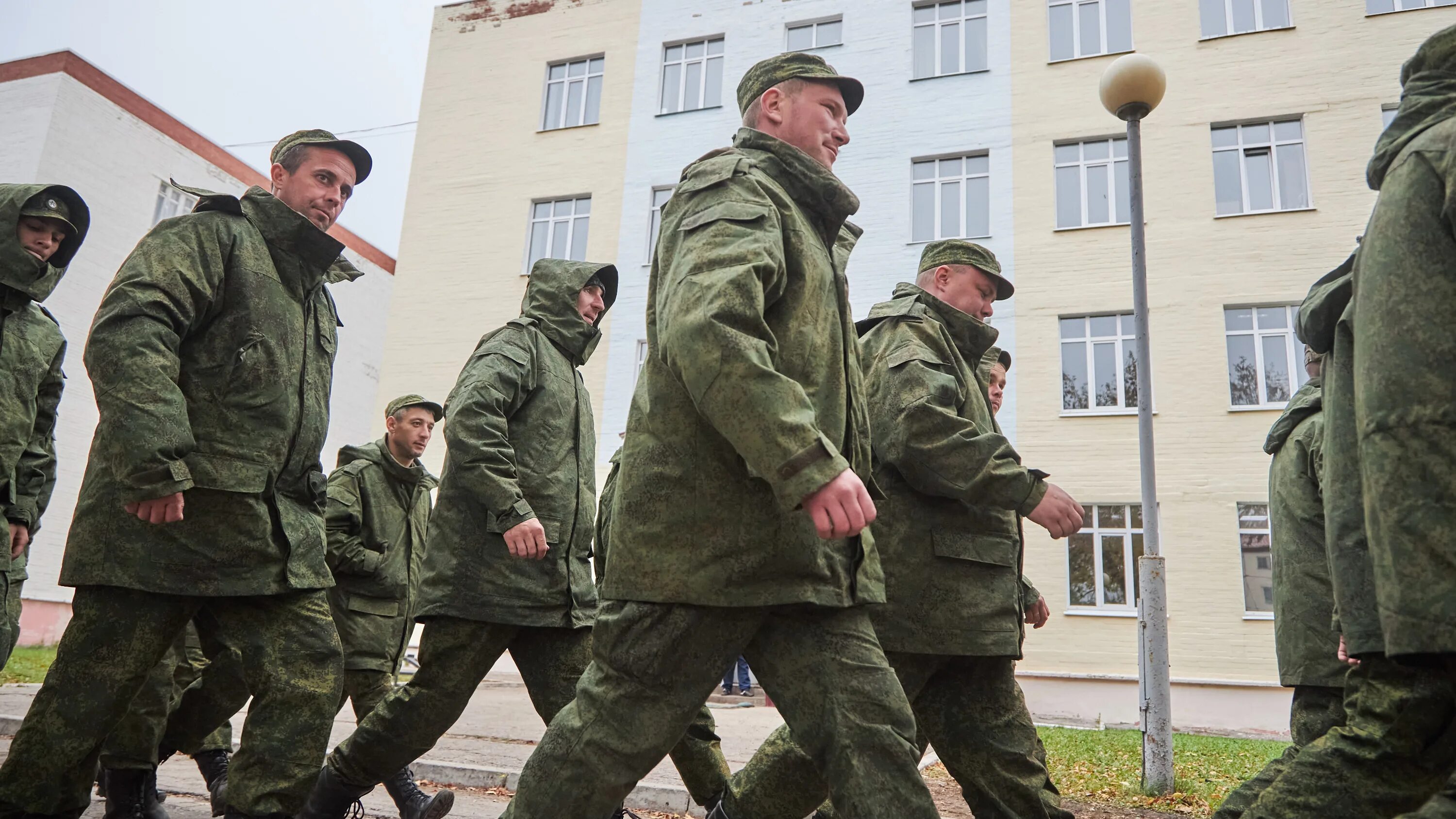 Мобилизация 1 мая 2024. Армия. Военная улица. 02511 Военная часть. Самара Рощинский Военная часть.