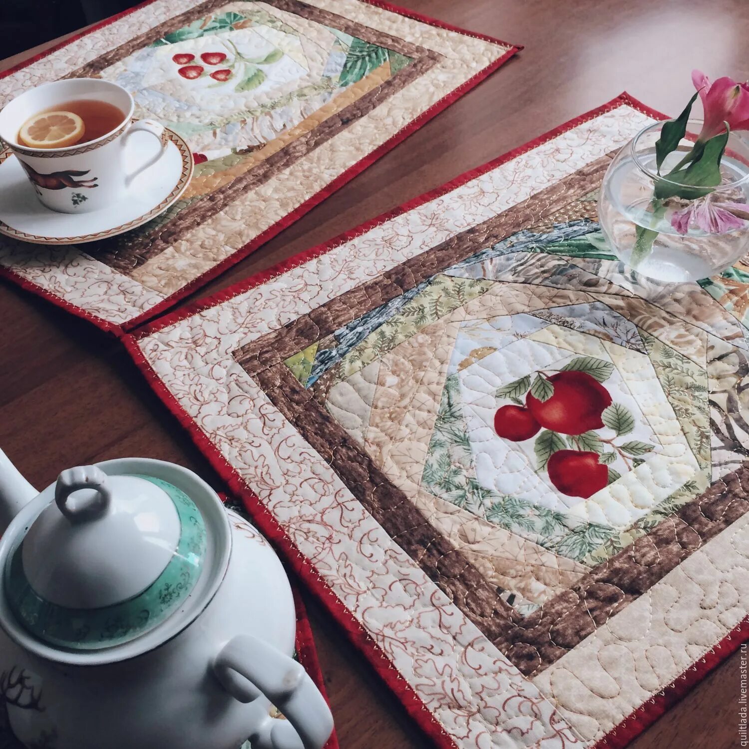 Ланчматы пэчворк. Лоскутное шитье ланчматы. лада христенко ланчматы новогодние. пэчворк ланчматы идеи.