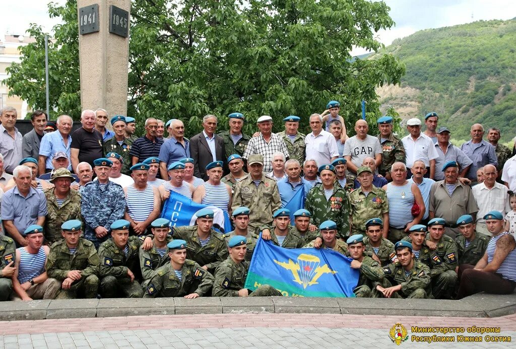 2008 г осетия. ВДВ В Южной Осетии 2008. 08.08.08 Цхинвал миротворцы. Цхинвал 2008 миротворцы. Цхинвал Южная Осетия 08.08.08.