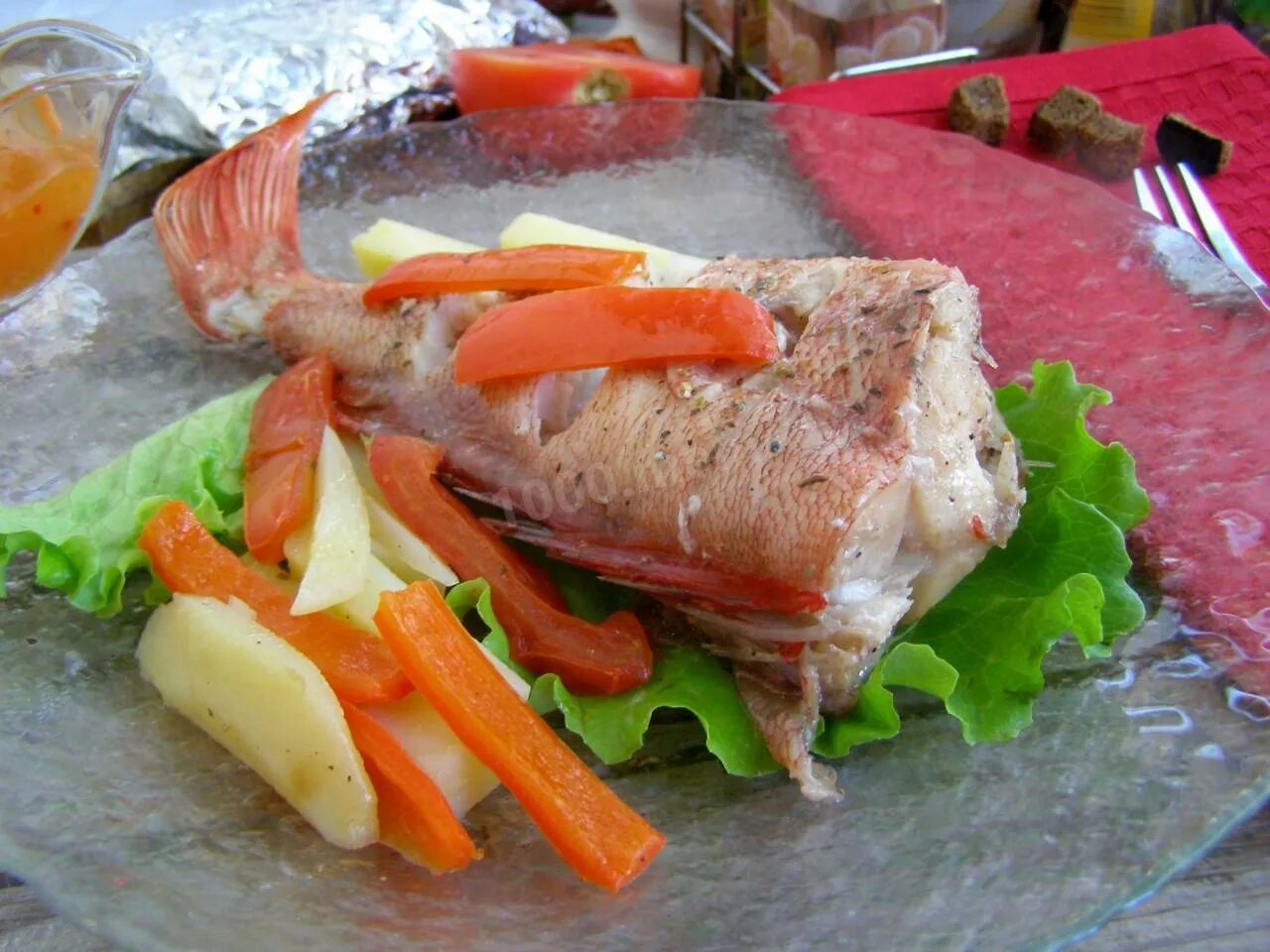 Окунь быстро и вкусно. Окунь морской джуренко. морской окунь в духовке. морской окунь запеченный в духовке. окунь запеченный в духовке.