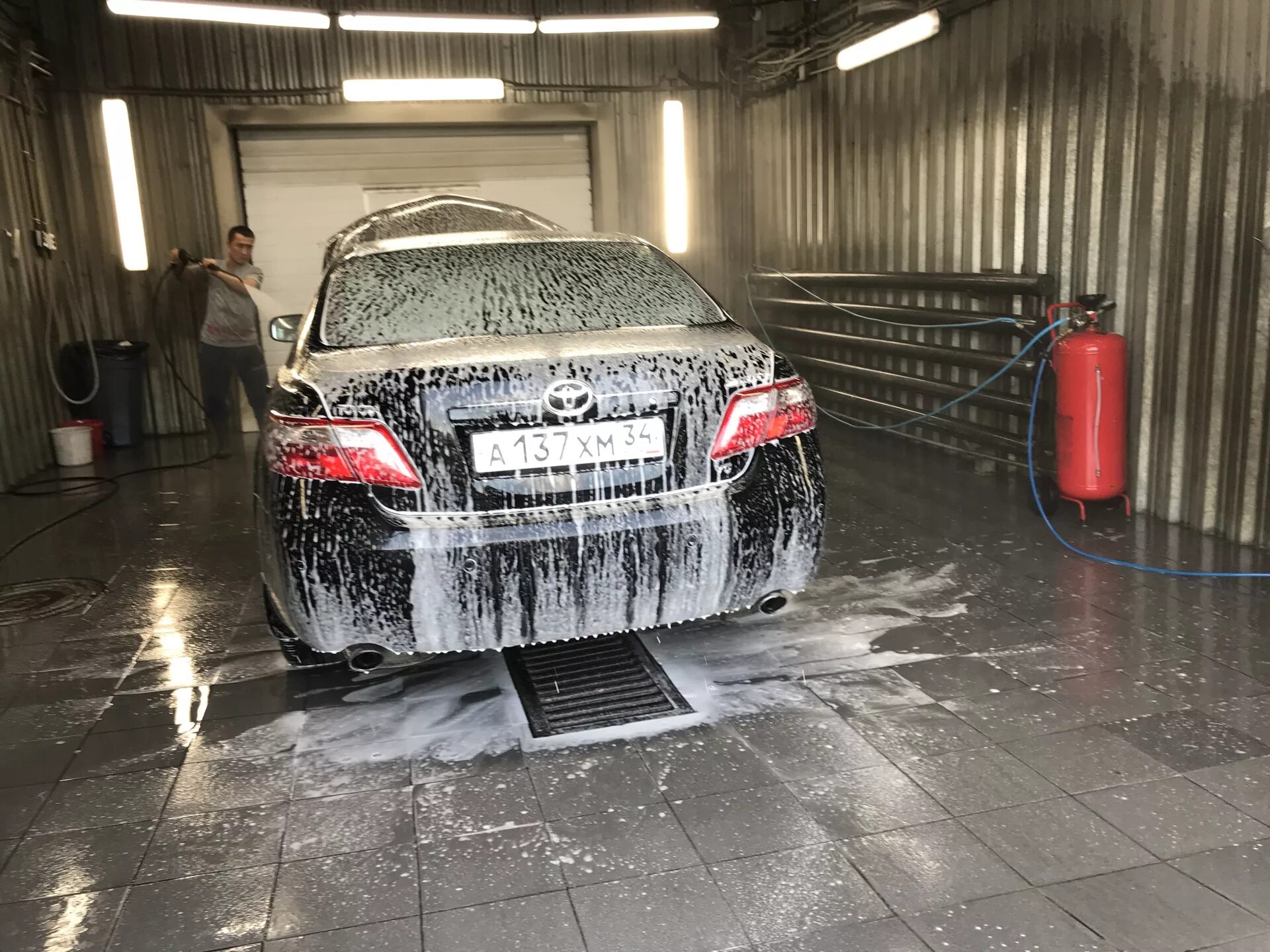 Быстрая мойка машин. Toyota Camry moyka. Камри 50 2.5 детейлинг. Urban detailing carwash, Казань. Отделка автомойки.