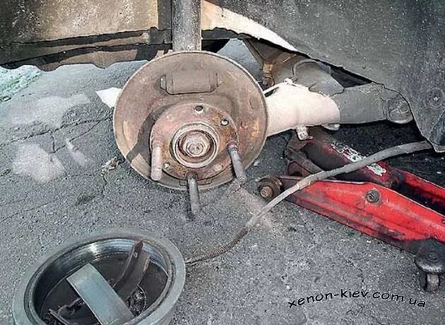 Как снять колесо ваз 2109 Ручной тормоз ВАЗ 21099 VAZ 99