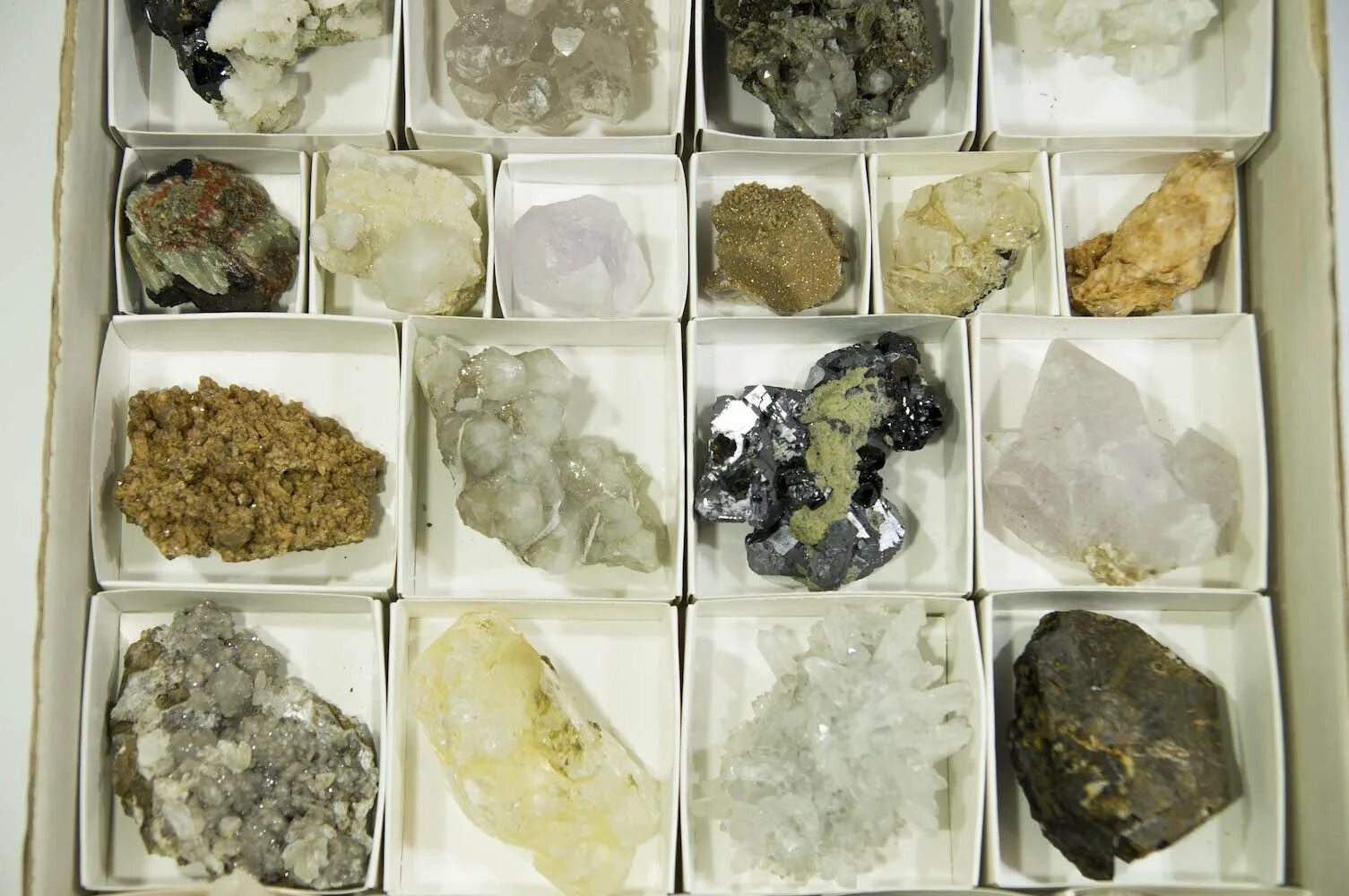 Какая порода камня. Коллекция "минералы и горные породы" (поделочные камни). Коллекция минералы и горные породы 20 видов. Коллекция "минералы и горные породы" (48 видов). Коллекция минералы и горные породы 49 видов.