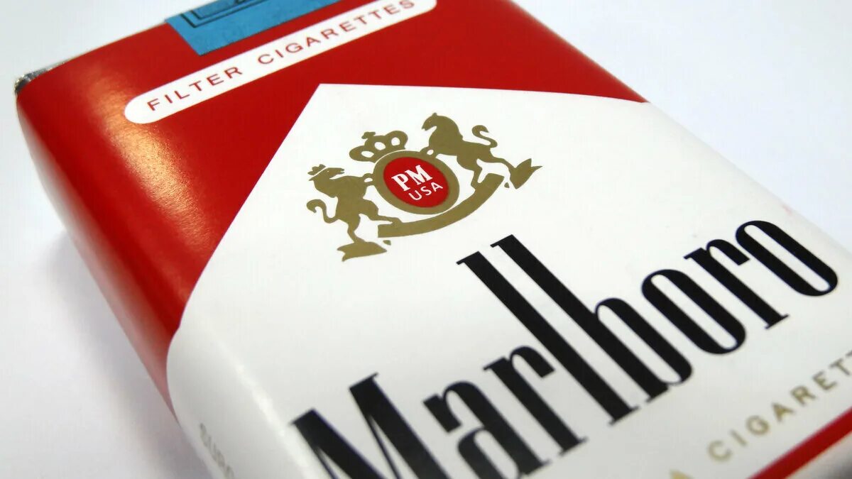 Мальборо ред в мягкой пачке. Marlboro красная пачка. Мальборо ориджинал ред. Сигареты Marlboro в мягкой пачке.