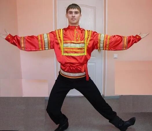 Мужской народный танец. Мужской костюм в народном танце. Русский мужской костюм танец. Мужские танцевальные костюмы.