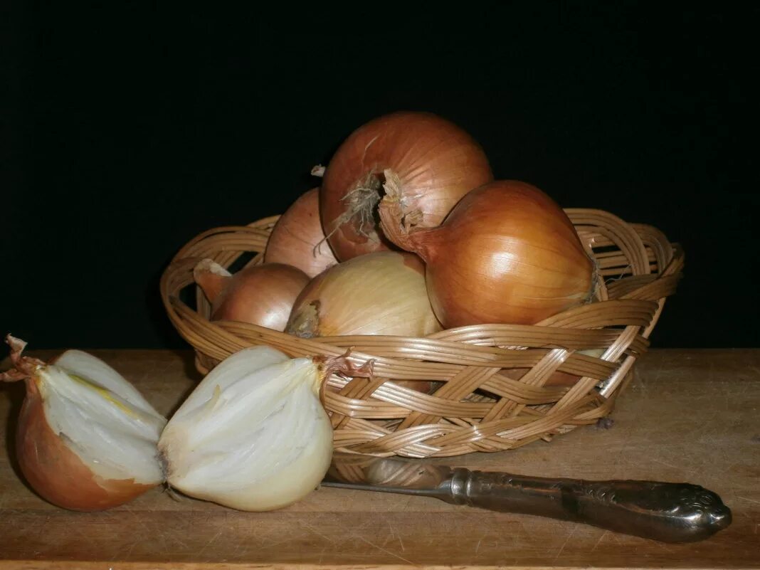 Лук севок шалот. Луковая шелуха. Луковый вариант. Луковый вариант. Шелуха лука.