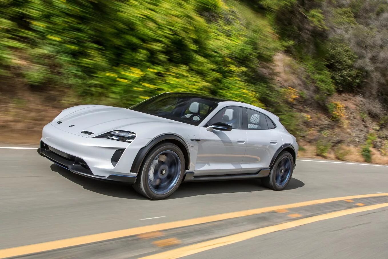 Porsche электромобиль toucan. Porsche 718 electric. Порш электрически. Порше taycan 2020. Электрокар порше 2020.