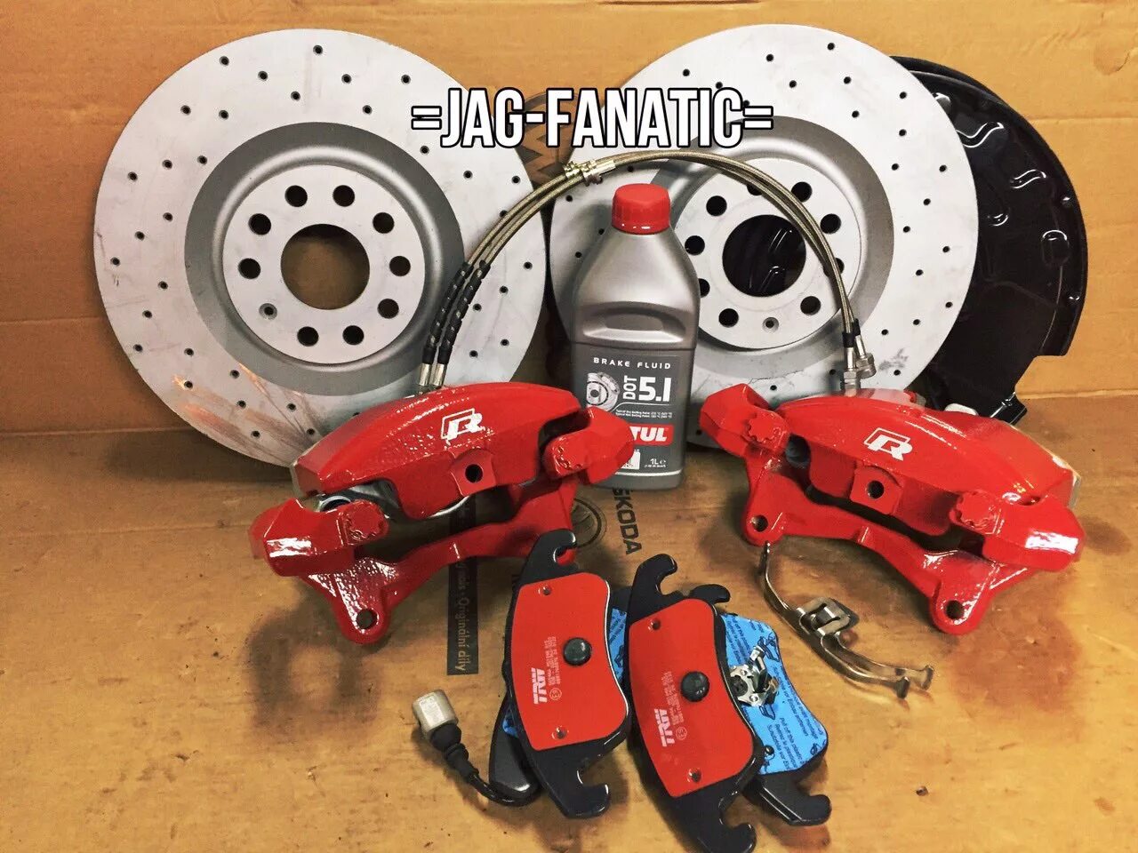 Скоба переднего суппорта ваз 2112. Суппорт шоп. Суппорт шоп. Суппорт линейки 36222139. Логотип брембо на суппорта.