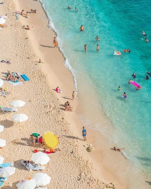 Семья на пляже. Турция с детьми песчаный пляж. Турция с детьми песчаный пляж. Турция с детьми песчаный пляж. Шарм эль шейх дети пляж.