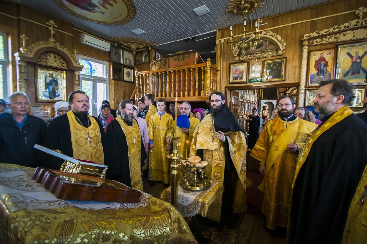 Старое чекурское отец. Церковь в Чекурское Дрожжановский район. Село старое Чекурское храм Архангела Михаила.