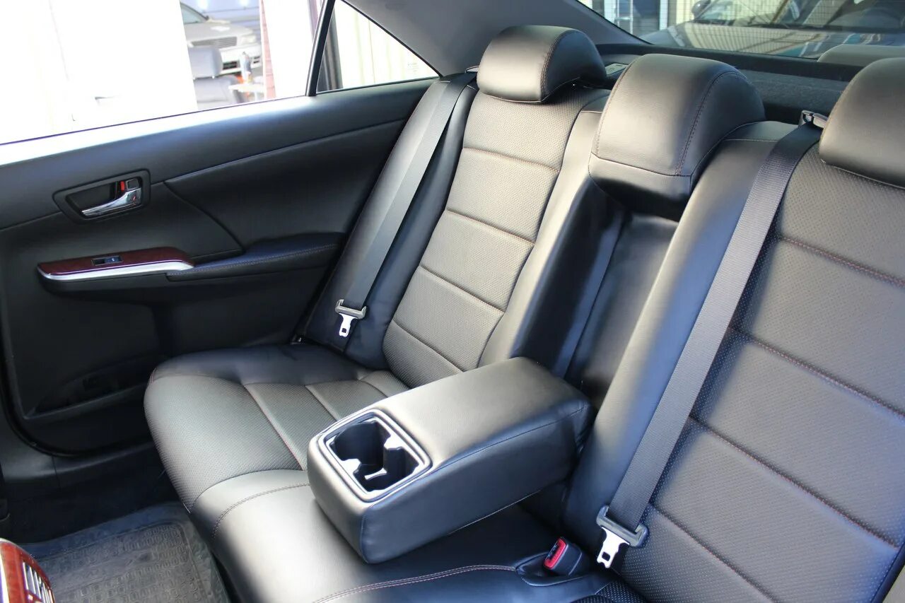 Чехлы тойота камри 55. Авточехлы на тойота belta. Camry чехлы. Каркасные чехлы на камри 40. Camry чехлы.