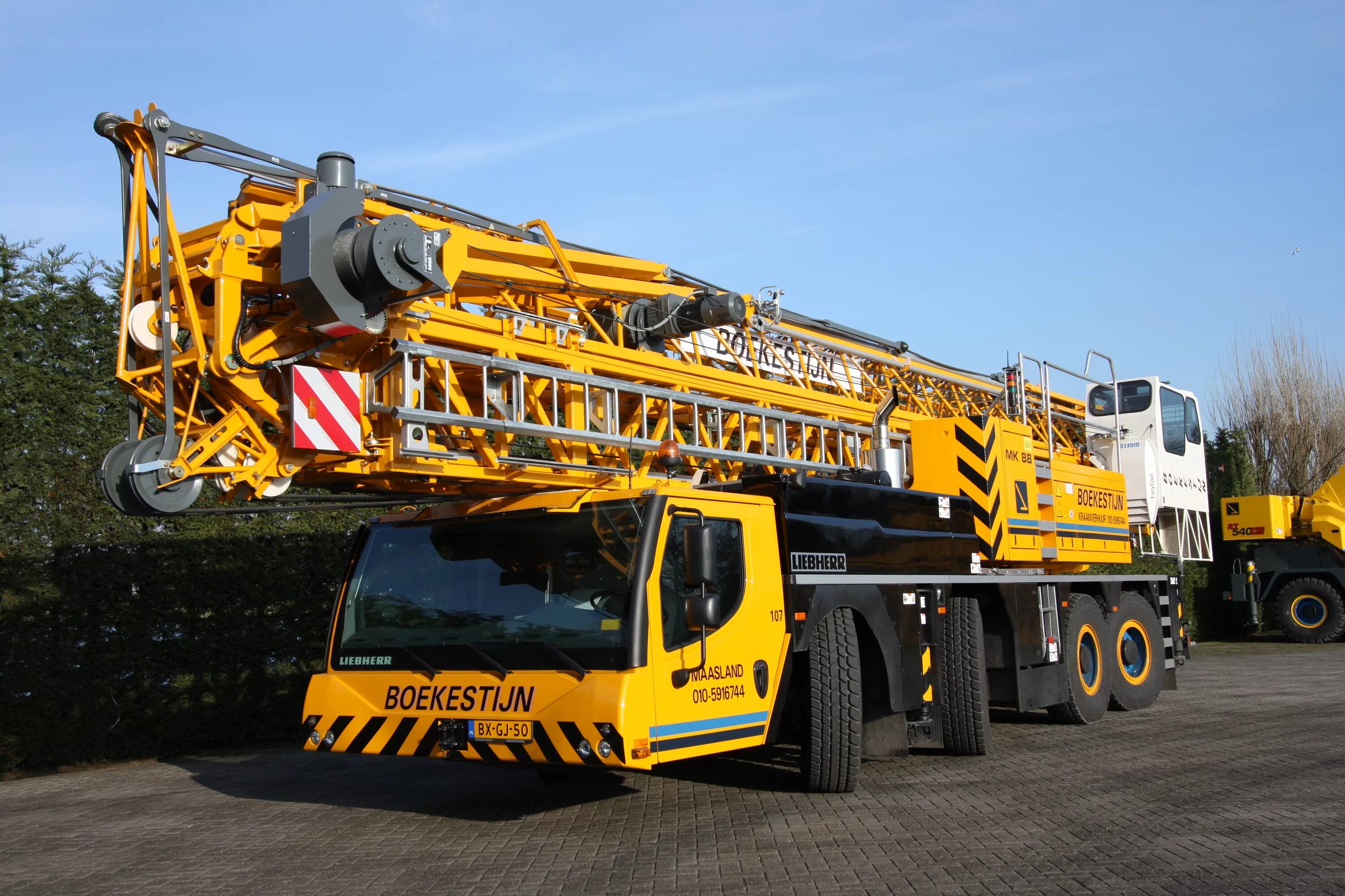 Кран liugong. Liebherr mk 88. кран либхер. самоходный кран либхер. liebherr mk 88-4.1.