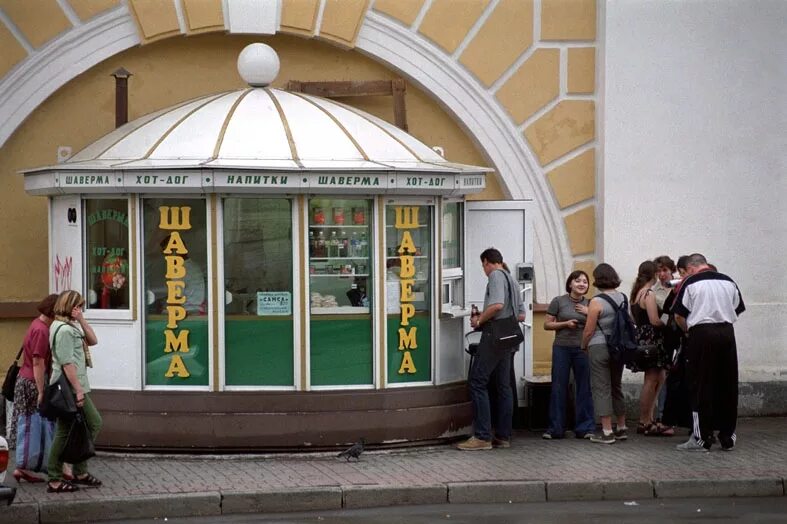 Самара в начале 2000-х. Белгород 2000 год. Сенная площадь санкт-петербург 90-е. Москва 2000-х. Начало 2000 х это.