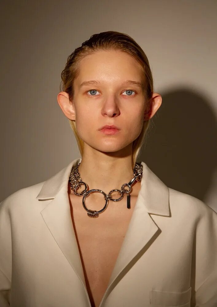 Омут бренд одежды. Дизайнерская цепь omut. Omut одежда женская. Omut jewelry. Omut бренд.