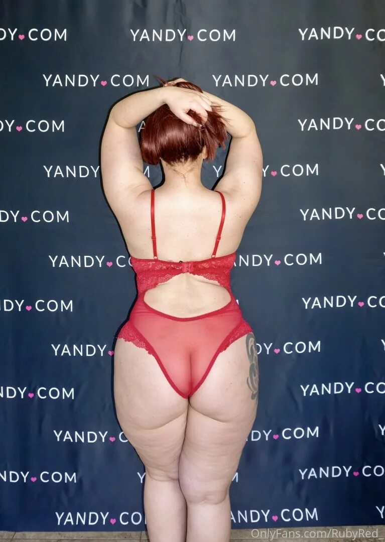 Ruby reid. Ruby red @aubrey_red_. ruby red фото. ruby онлифанс. ruby red onlyfans.
