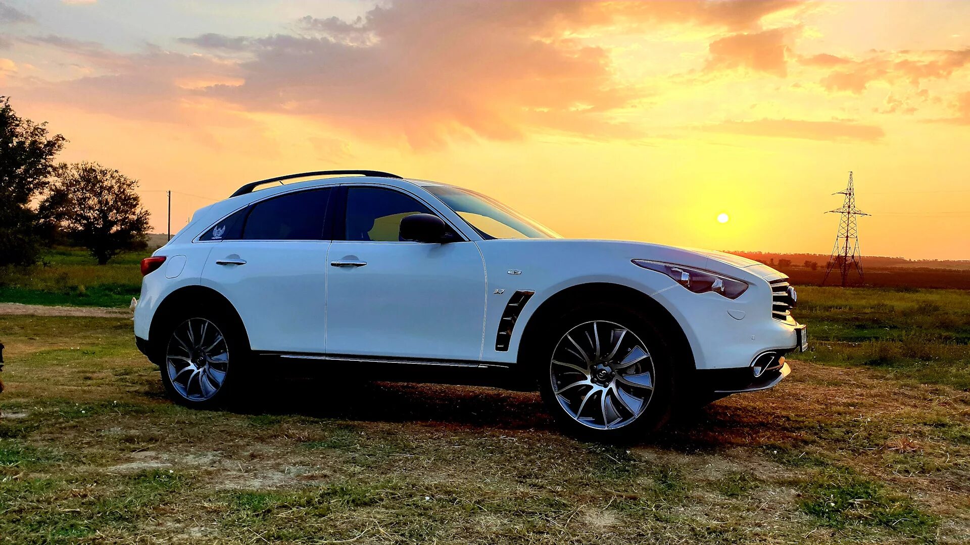 Infiniti qx70 d. Инфинити айкон qx70. инфинити qx70 белый. infiniti qx70 ii. комплектация icon инфинити qx70.