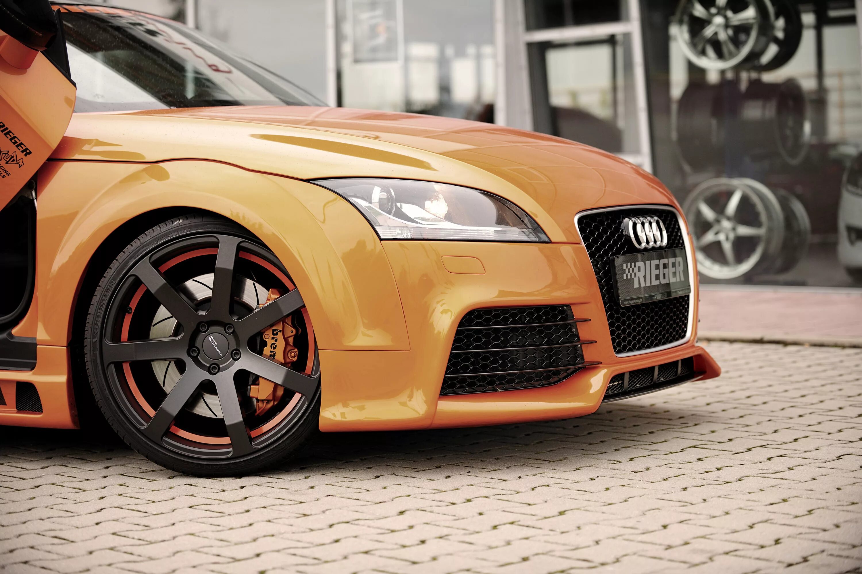 Tuning mode. Ауди ТТ 8j. Audi tt8 8j. Audi TT 8j Wheels. Audi TT 2000 оранжевая.