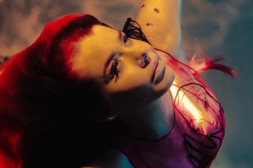 Новый клип мама. Не буди меня мама манижа. Юля lauta затронула острую социальную тему в новом клипе мам. Расскажи мне мама славаот 1mp (пми). Новый клип мама.