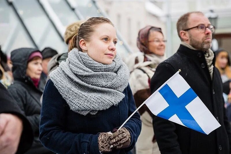 Финляндия финны. Новости финляндии на русском языке. Митинг в хельсинки. Коронавирус в финляндии. Финны болельщики.