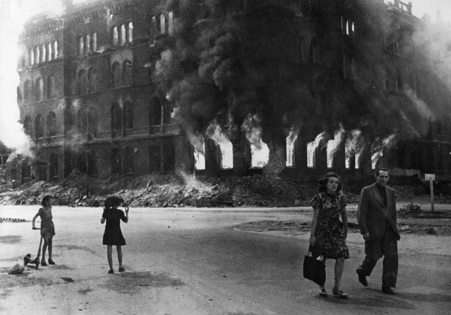 Последний день отечественной войны. Горящий Берлин 1945.
