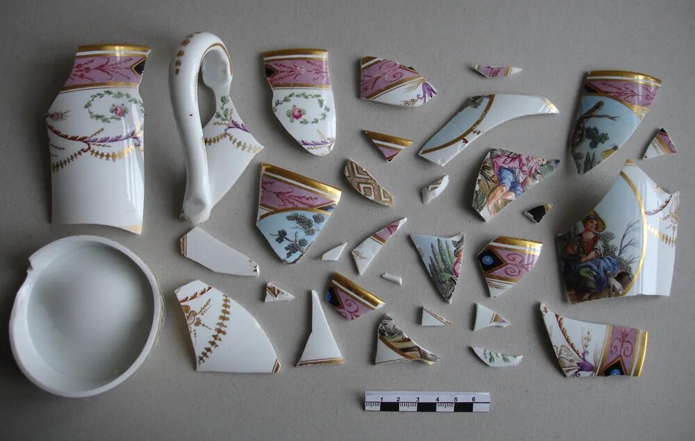 склеить фарфоровую. японский склеенный фарфор. склеенный фарфор. склеить фарфоровую. склеивает.