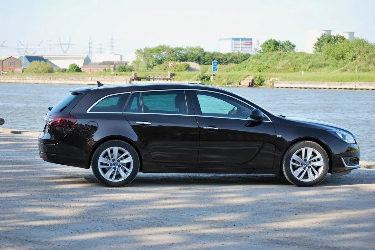 Opel Insignia Tourer 2014. Инсигния спорт Турер. Opel Insignia Sports Tourer (2g). Опель Инсигния универсал 2014.