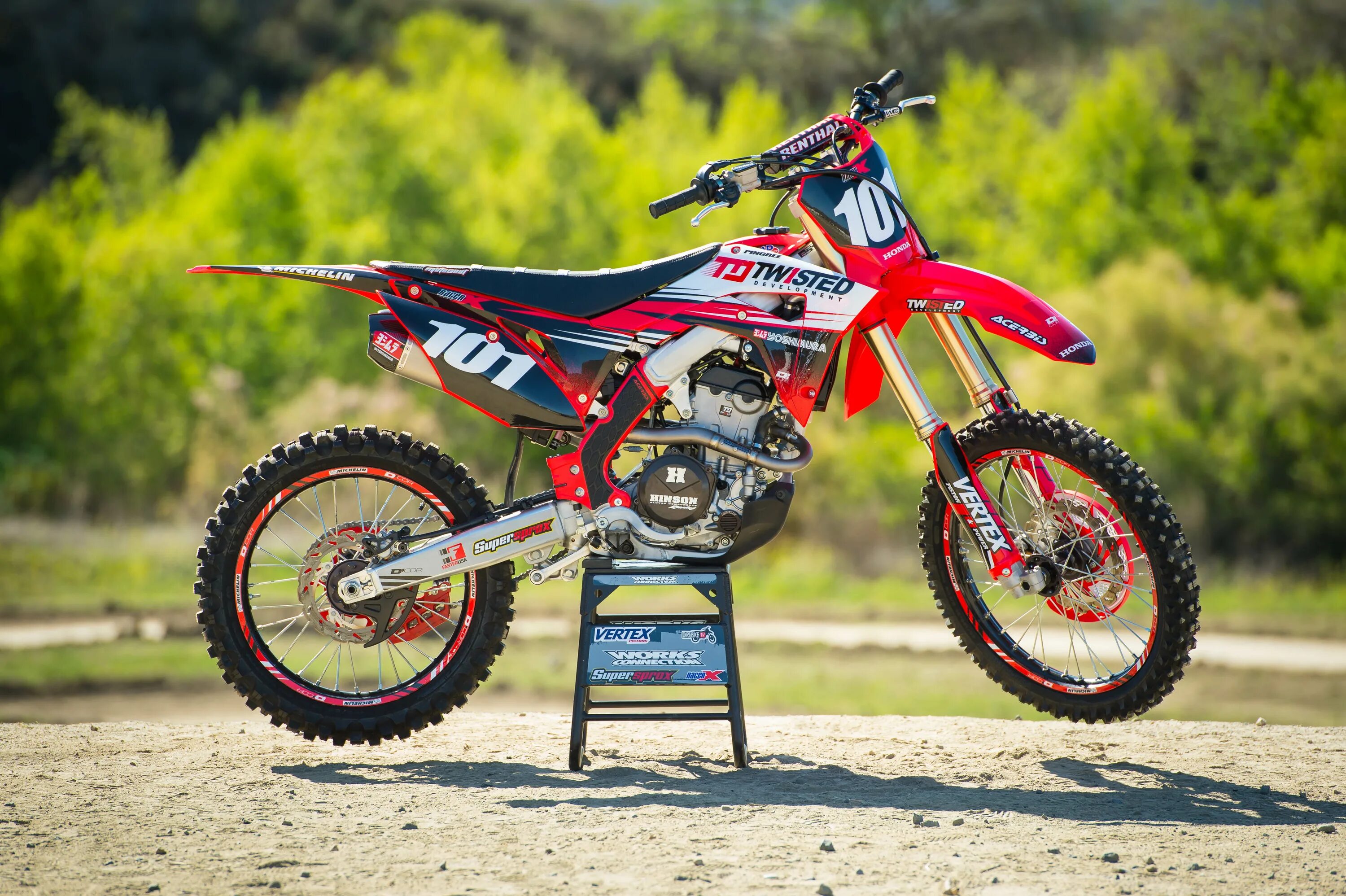 Honda crf 250 r. Honda crf250r Black. Honda CRF 250. Honda crf250r 2018. Honda CRF 250r 2005.