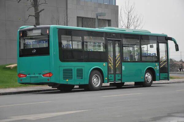 Автобус длиной 15 метров. Бирюзовый автобус. МАЗ автобусы бирюза. Автобусы бирюзового цвета. Бирюзовые автобусы с гармошкой.